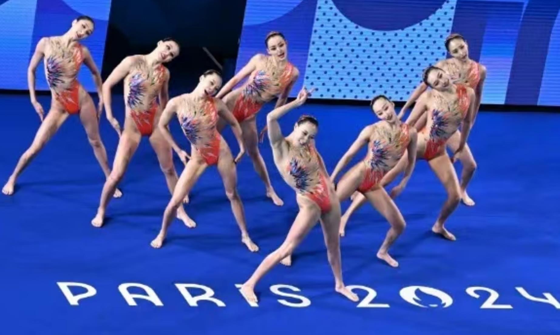 篮不住嘴 ｜ 黎伊扬袭裆险酿冲突 联赛提升形象就该从这些动作开始＂